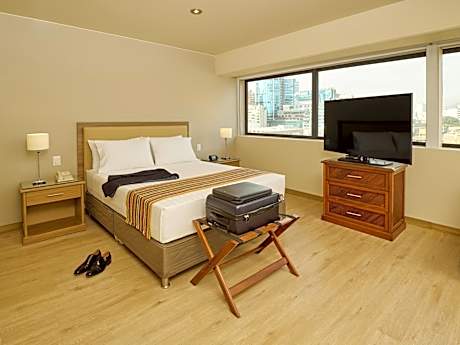 Senior Suite (2 Adults + 1 Child)