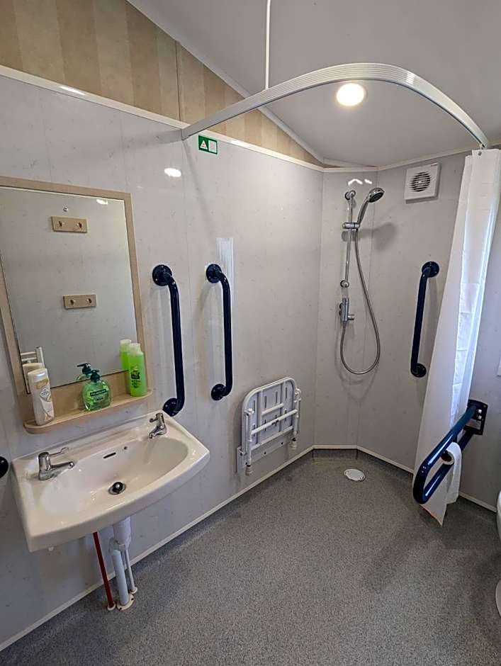 ACCESSIBLE FRIENDLY MODERN Family Caravan Littlesea Haven Weymouth