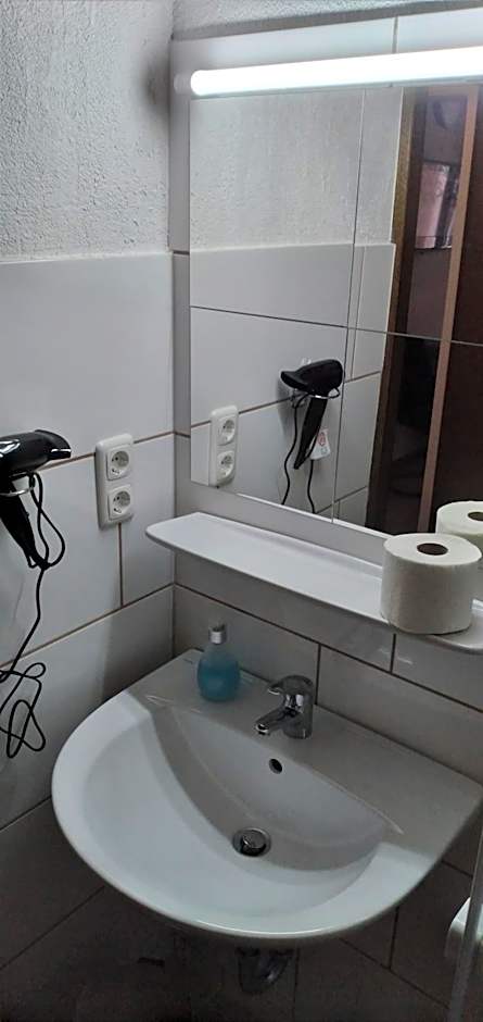 Pension Steiner, 6143 Matrei am Brenner!!Check-in between 15 - 21 o'clock!! No breakfast