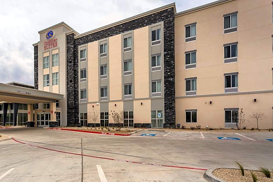 Comfort Suites University