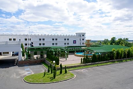 Raritan Hotel