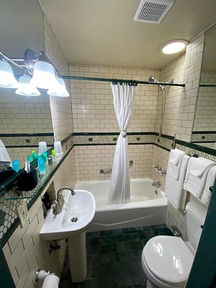 Photo 1 of 5 of Double Room with Private Bathroom