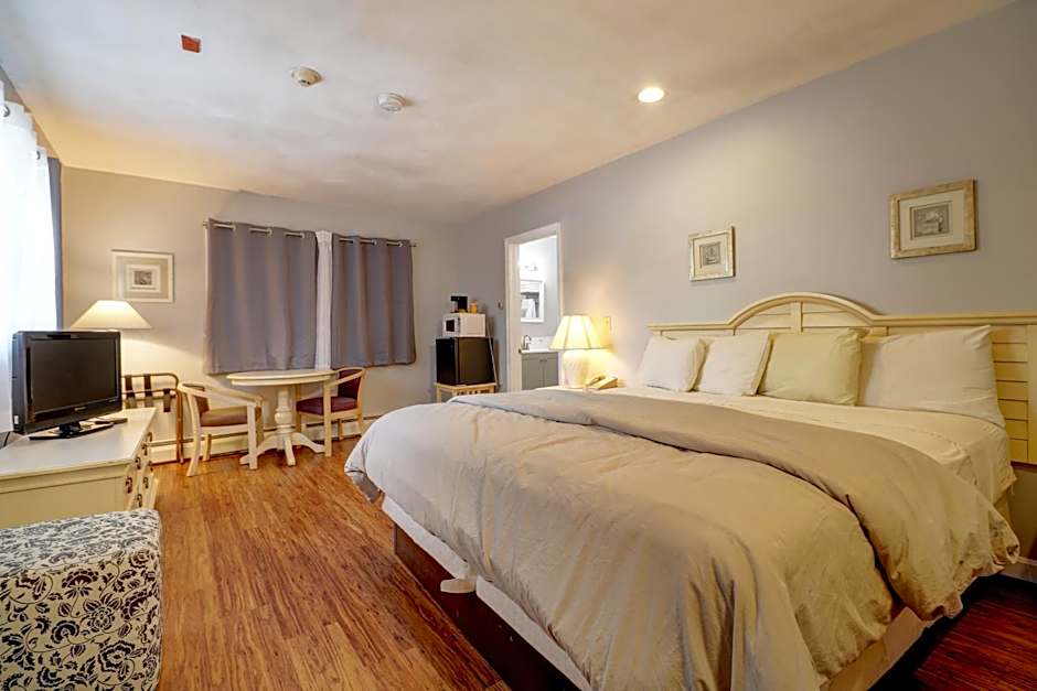 Hamilton Village Inn