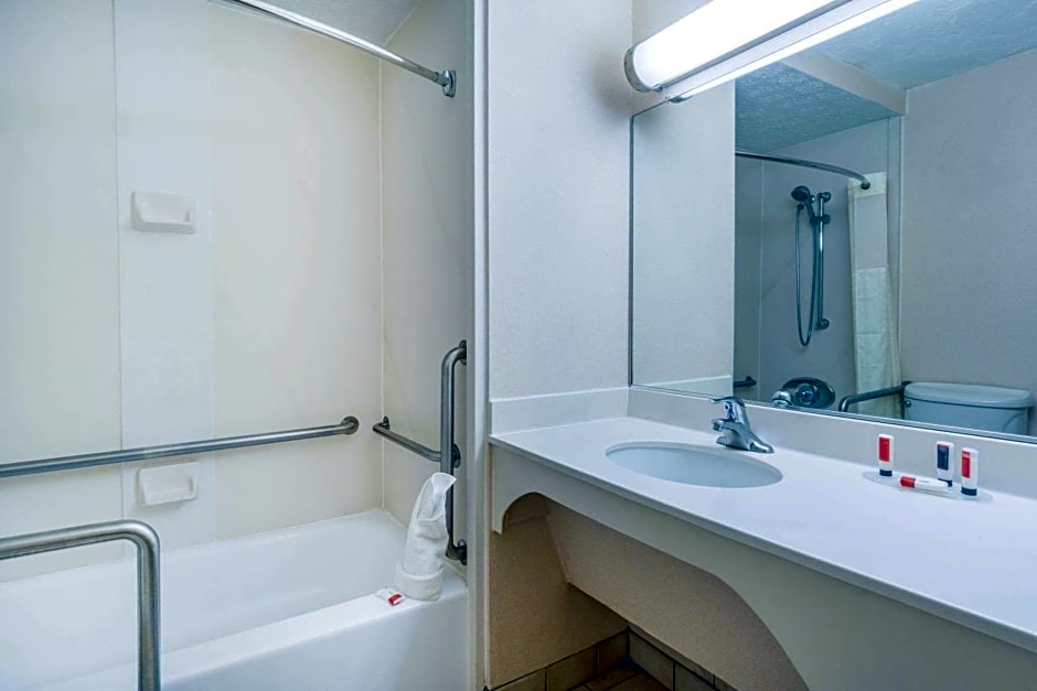 Days Inn by Wyndham Columbus Airport