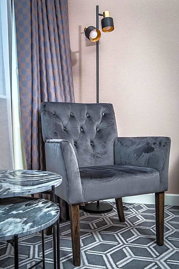 Waterfront Southport Hotel