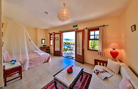 Suite with Garden View