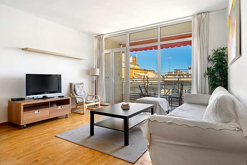Stylish 4br City View Apt Near Sagrada Familia