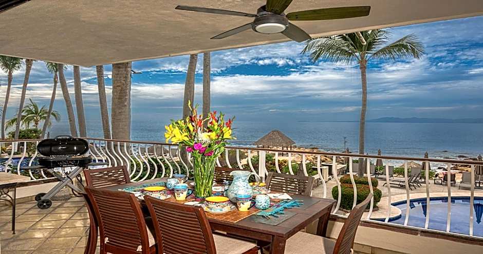 Ocean Front, 3 bedroom, 3 bathroom, Casa Natalia, Playa Esmeralda