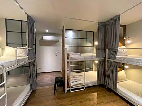 Family Room (6 Adults)