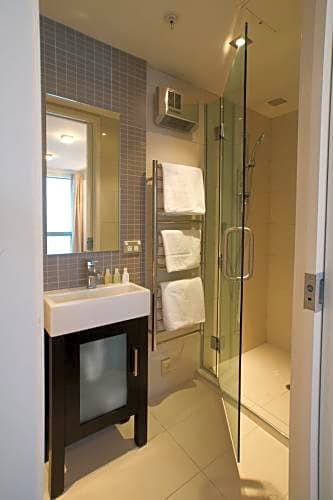 Distinction Wellington, Century City Hotel