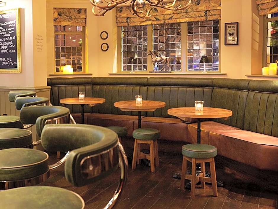 The Plough Inn & Cottages