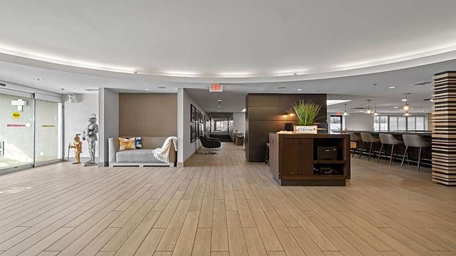 315 LoSo Hotel Airport