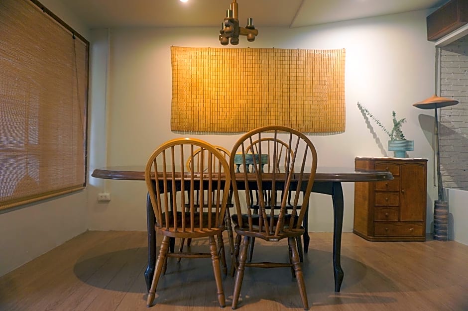 THE GOOSE HOUSE UBON