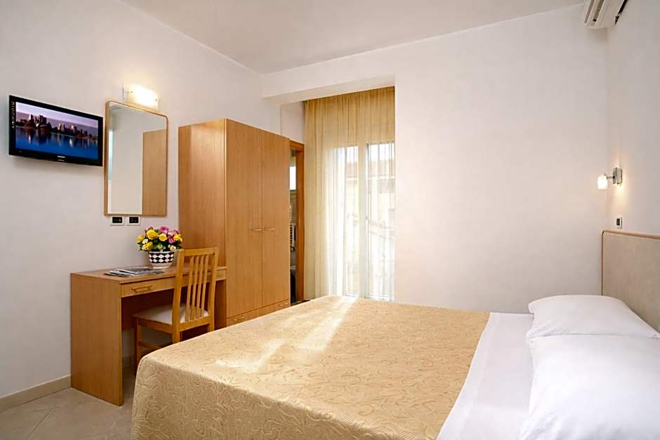 Hotel Favorita Easy Stay Room Only