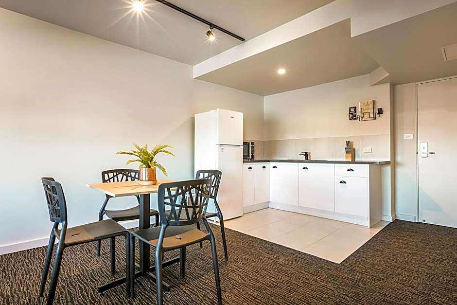 Nightcap at The Cheeky Squire