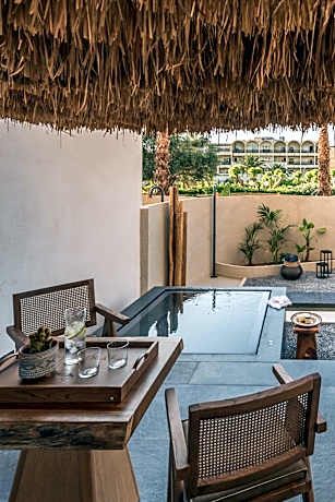 Deluxe Suite with Jacuzzi