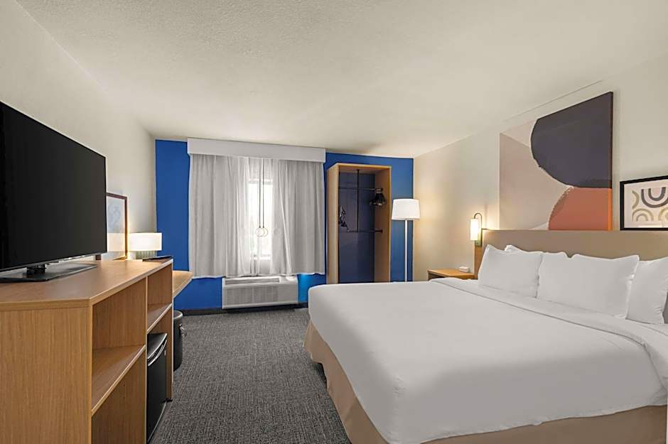 Spark by Hilton Fort Wayne