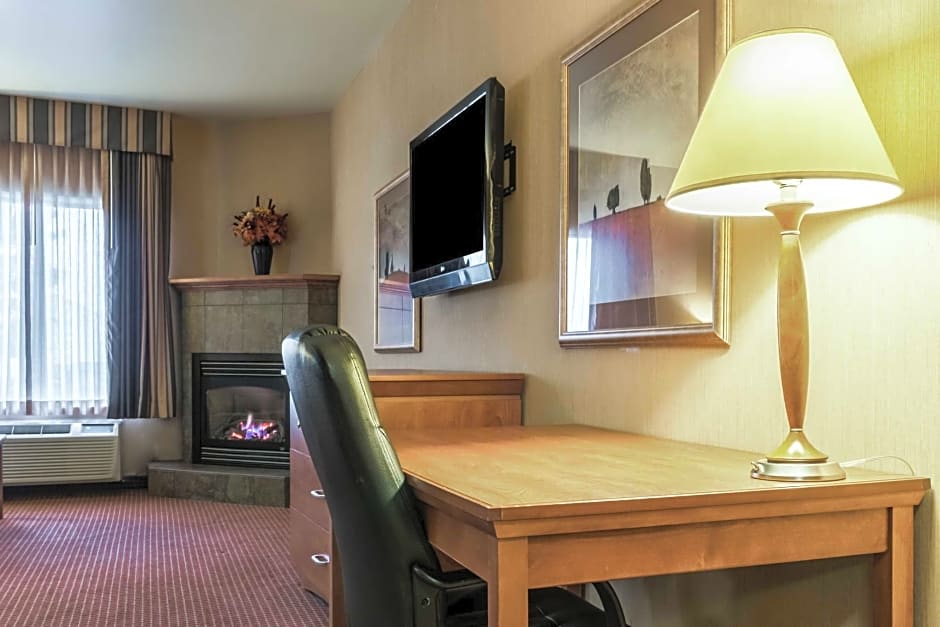 Comfort Inn & Suites Mitchell I-90