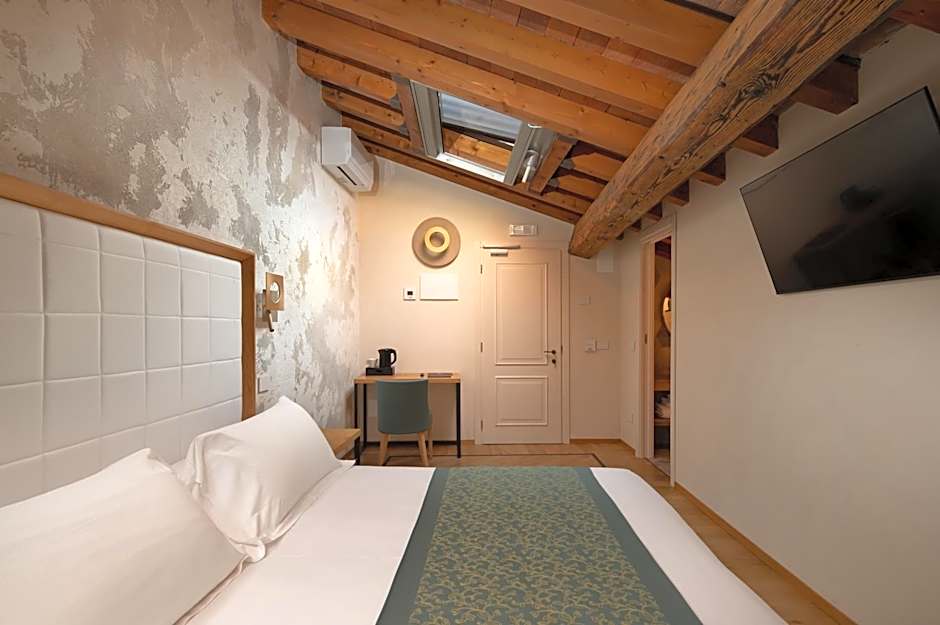 Cà Uberti Palace Hotel, MantegnaHotels