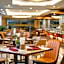 Van Phat Riverside Hotel