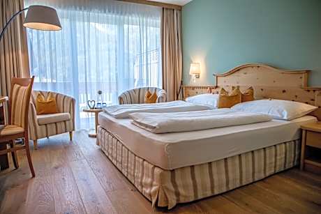 Double Room 3rd floor, south side, with 	terrace and mountain view
