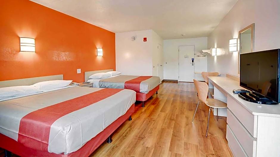 Motel 6-Seekonk, MA - Providence East