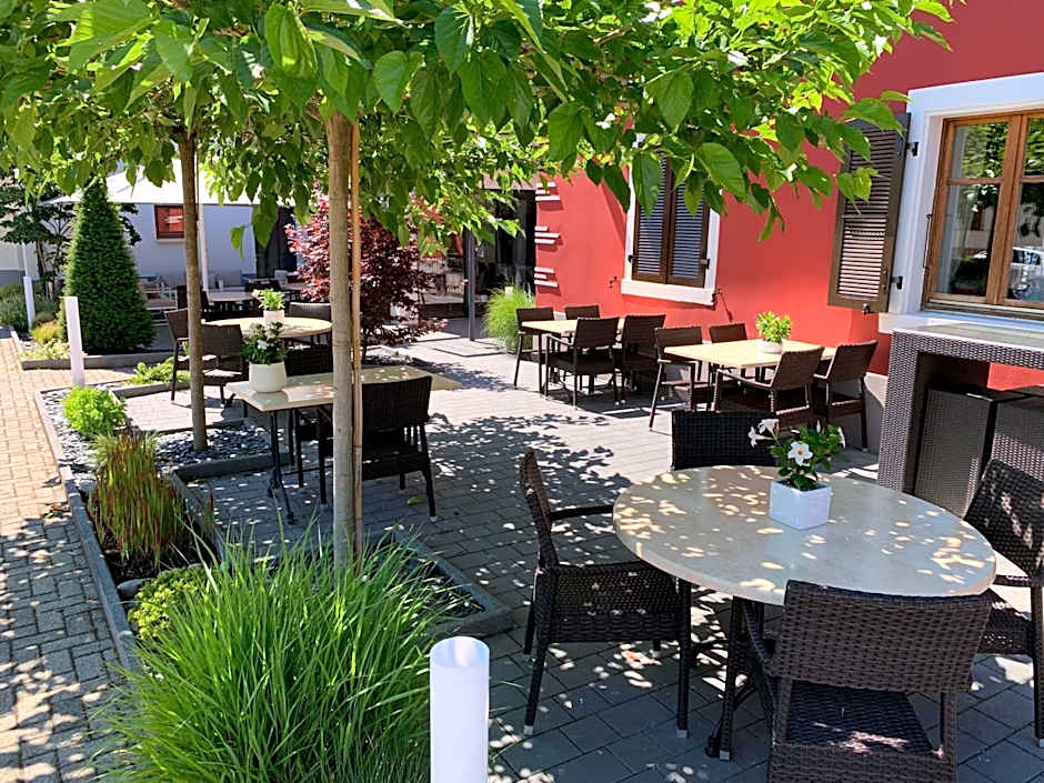 Logis Hôtel Restaurant Au Lion Rouge