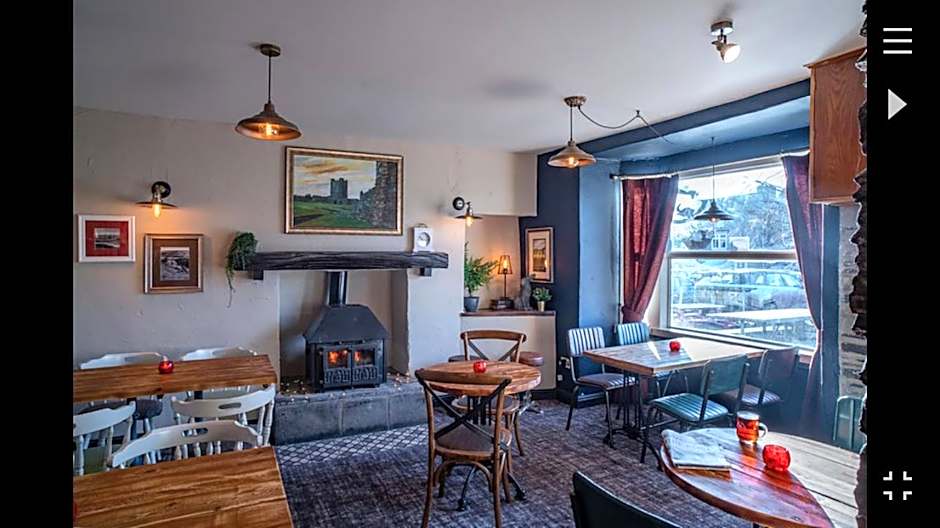 The Black Swan Hotel