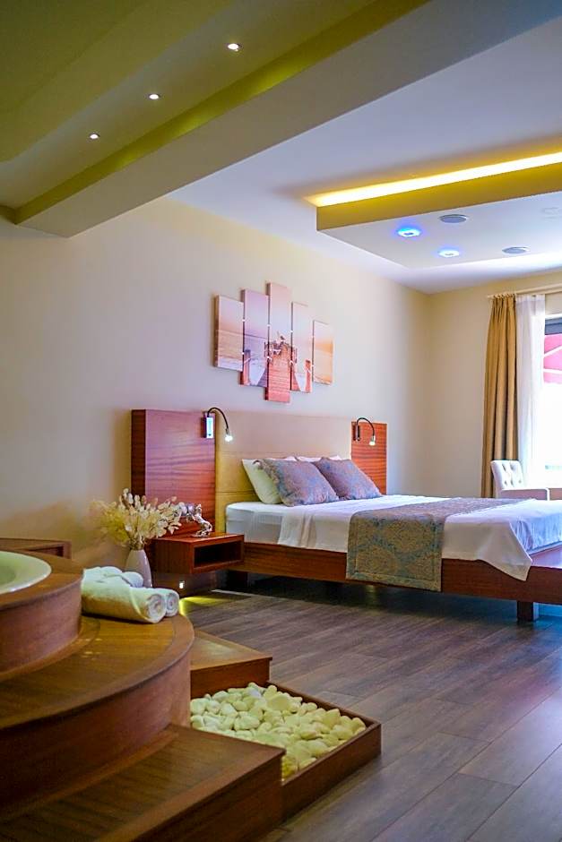 Photo 1 of 7 of Deluxe, Jacuzzi®, Sea View