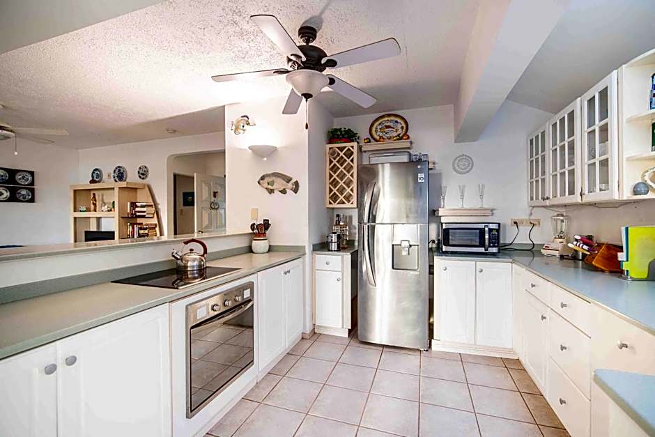 Captain Don's Habitat