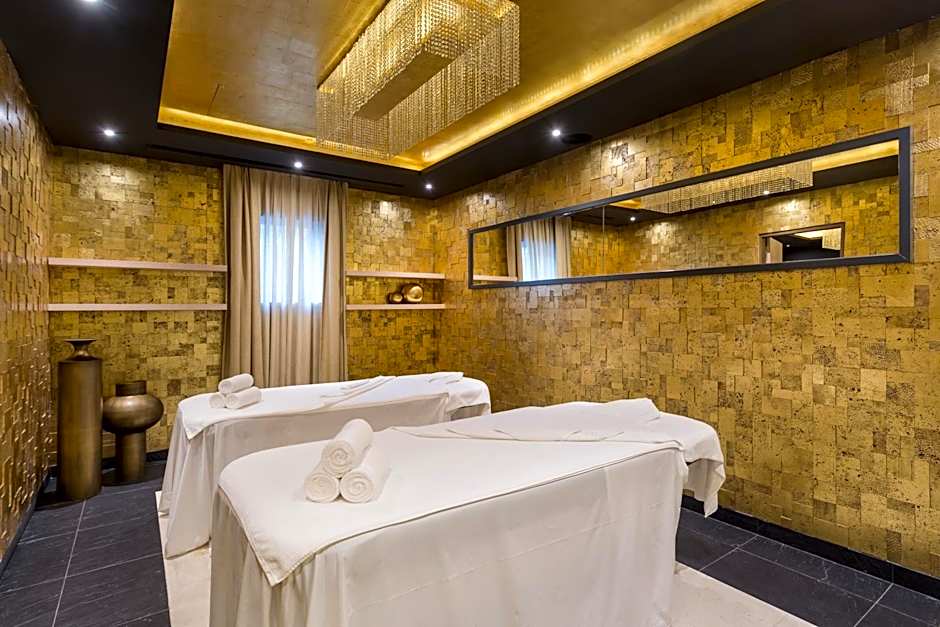 Pine Cliffs Village & Golf Suites