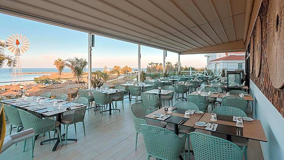 Cavo Maris Beach Hotel