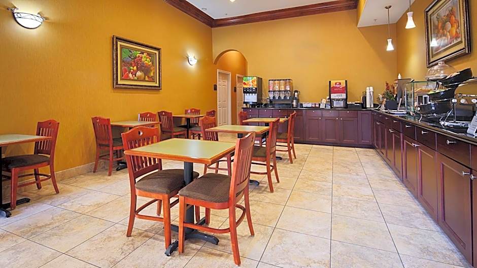 Best Western Plus New Caney Inn & Suites
