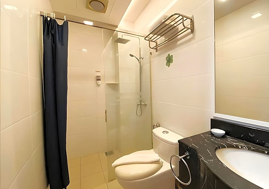 Crown Garden Hotel