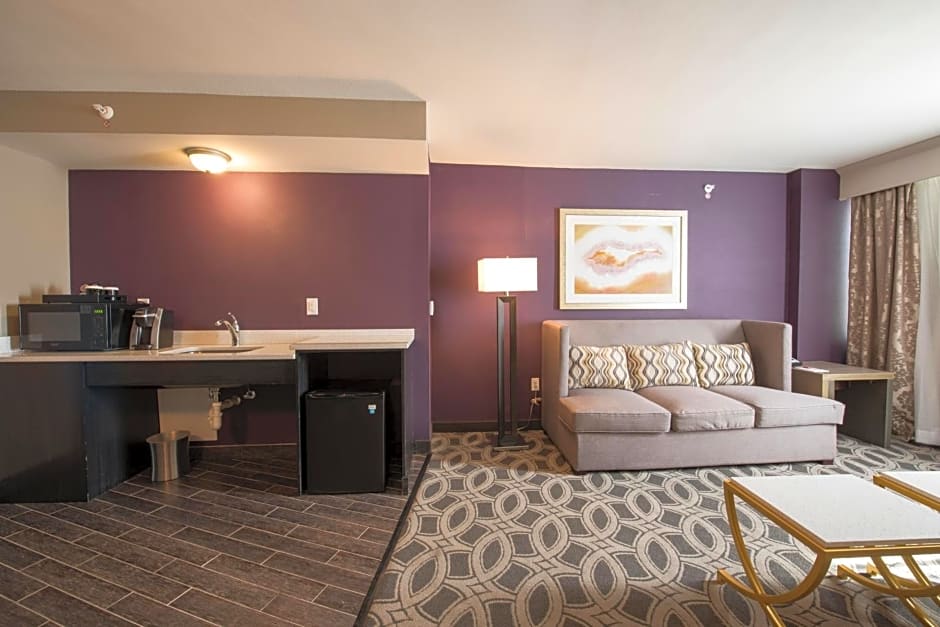 Crowne Plaza Saddle Brook, an IHG Hotel