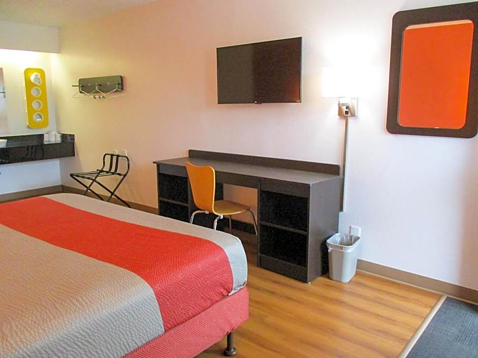 Motel 6-Memphis, TN - Downtown