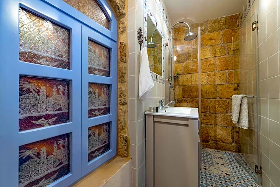 Arabesque Arts & Residency