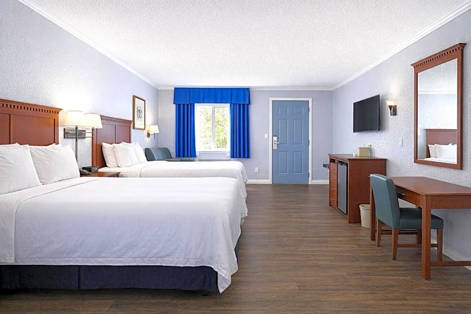 Quarters Inn & Suites