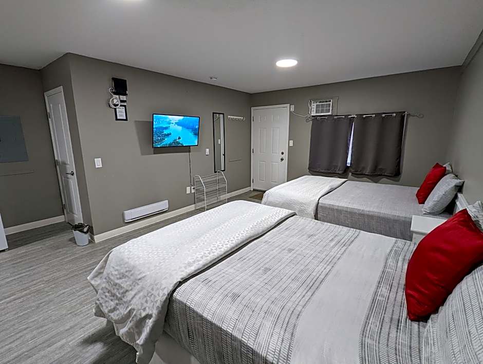 Riverside Motel & Suites