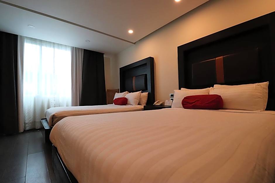 Best Western Plus Metepec & Suites