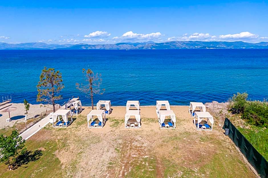 Sandy Beach Complex - Poolside Studios & Seaside Apartments