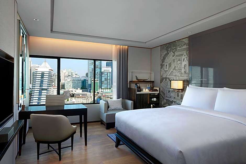 Photo 1 of 5 of Executive 1 King Bed