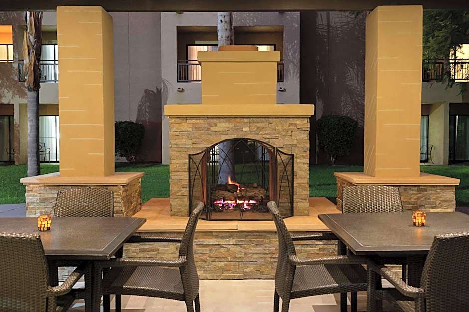 Embassy Suites By Hilton Hotel Phoenix-Tempe