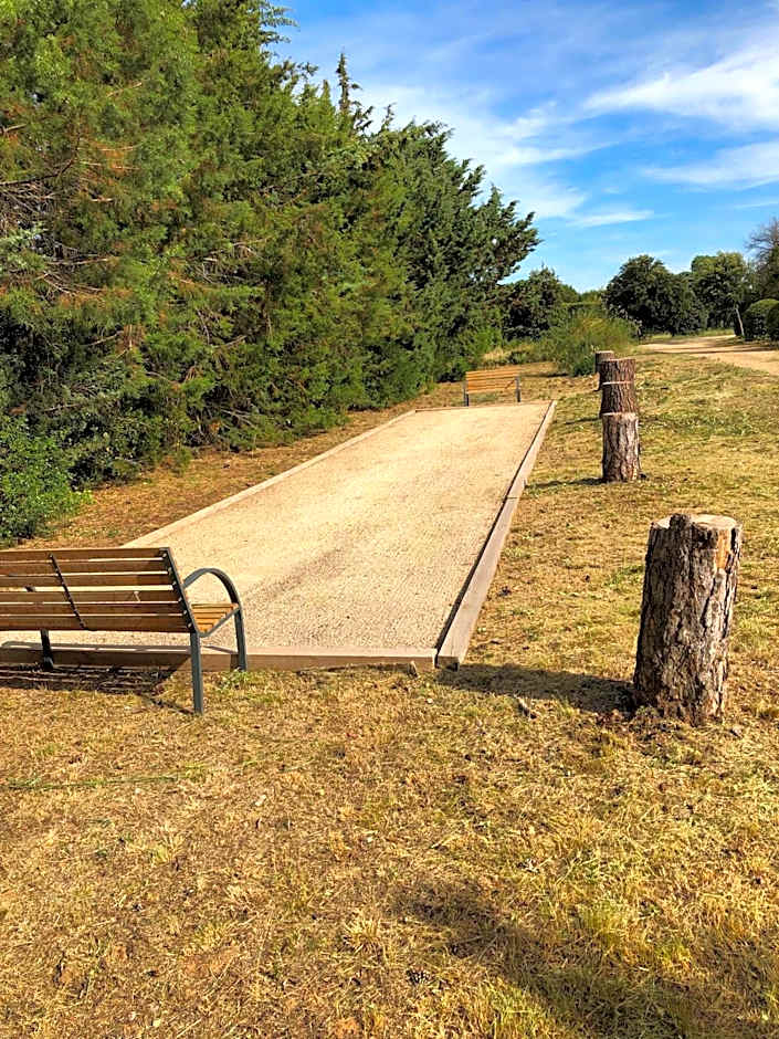 Logis Hôtel Restaurant Les Aubuns