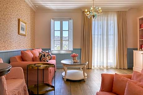 Dorion Hotel