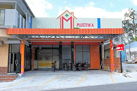 OYO 1149 Hotel Mustika