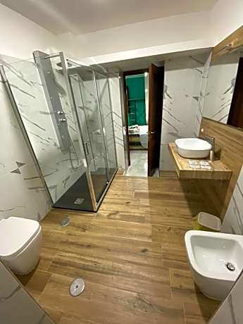 Deluxe Room (2 Adults + 1 Child)