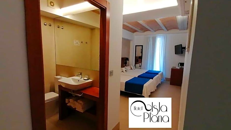 HOTEL ISLA PLANA