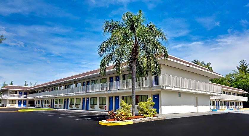 Motel 6 Dania Beach, FL