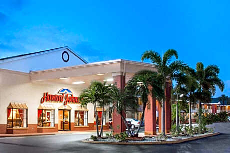 Howard Johnson by Wyndham Ft. Myers FL